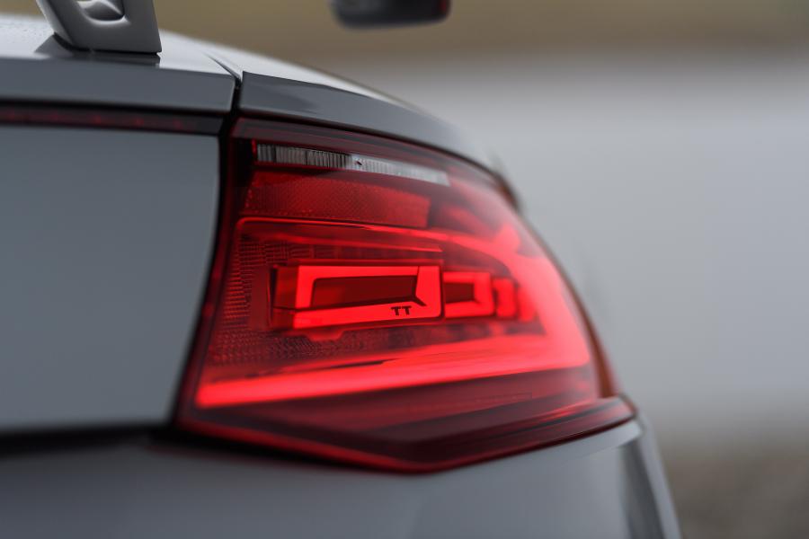 Детали экстерьера Audi TT RS Roadster (8S) 2016 года  (UK) (фото 36 из 40)